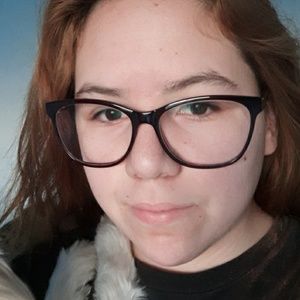 Meet your Posher, Roxanne